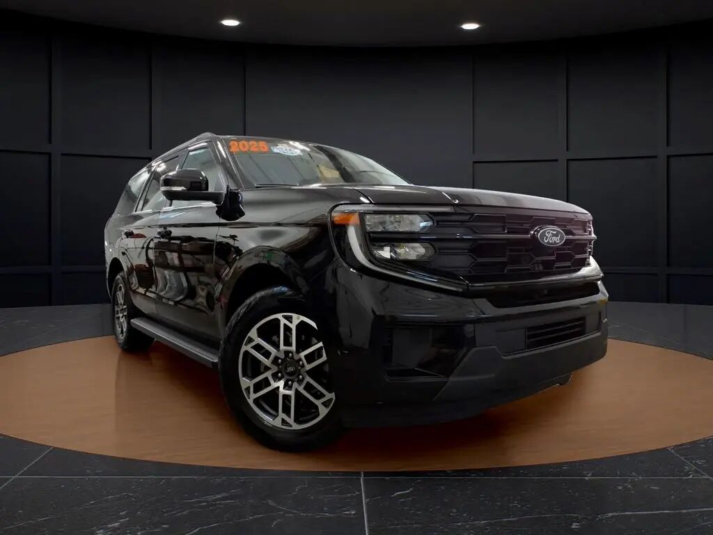 2025 Ford Expedition Active — photo 1 of 25