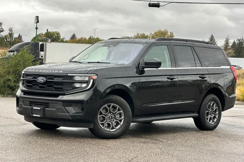2025 Ford Expedition Active — photo 1 of 13