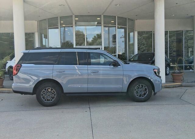2025 Ford Expedition Active — photo 1 of 13