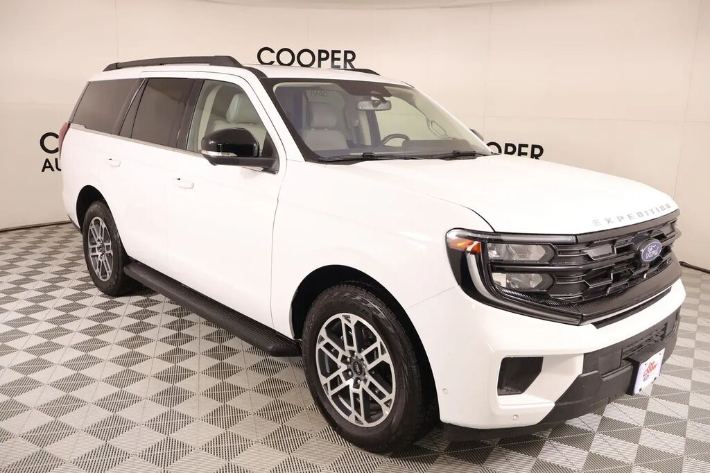 2025 Ford Expedition Active — photo 1 of 26