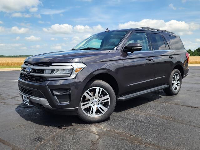 2024 Ford Expedition XLT — photo 1 of 10