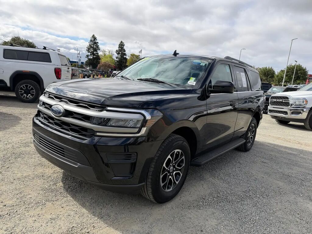 2024 Ford Expedition XLT — photo 1 of 13