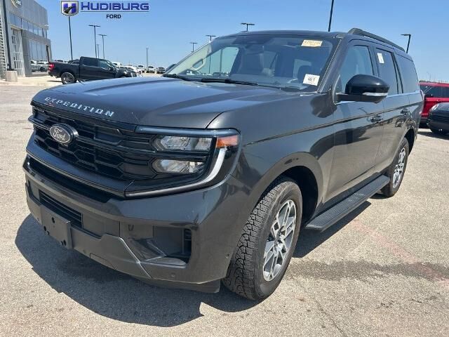 2025 Ford Expedition Active — photo 1 of 26
