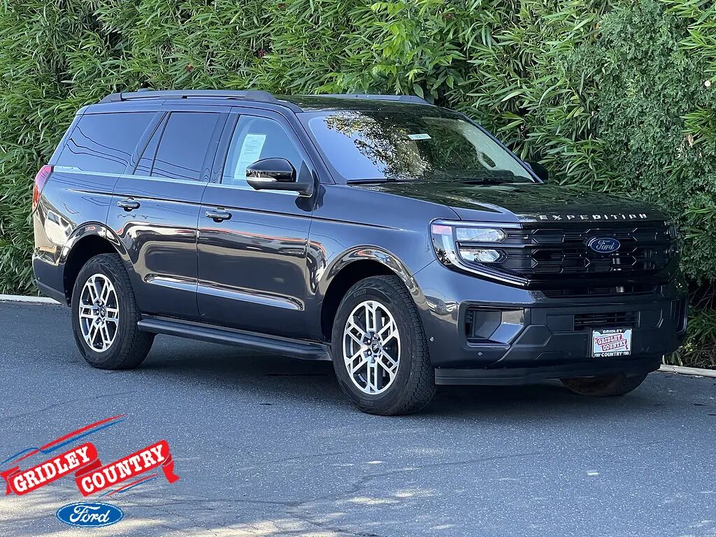 2025 Ford Expedition Active — photo 1 of 15