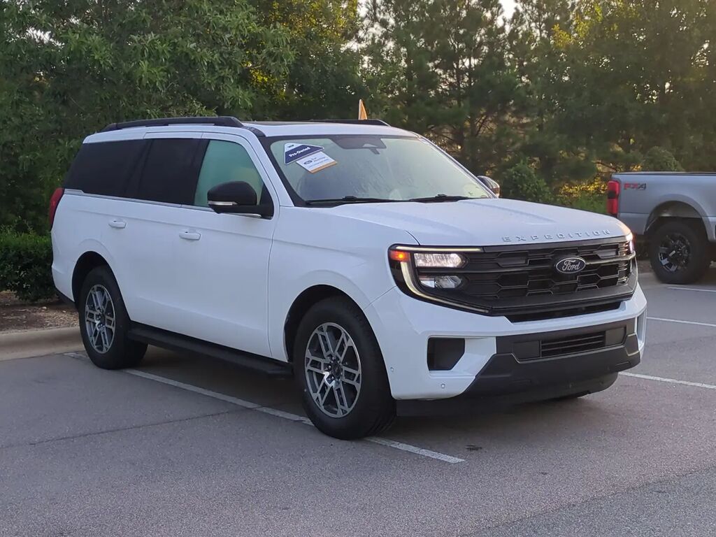 2025 Ford Expedition Active — photo 1 of 30