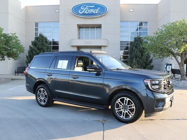2025 Ford Expedition Active — photo 1 of 13
