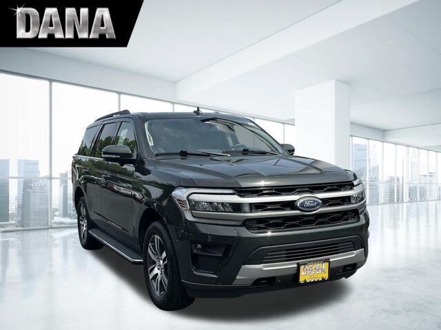 2023 Ford Expedition XLT — photo 1 of 5