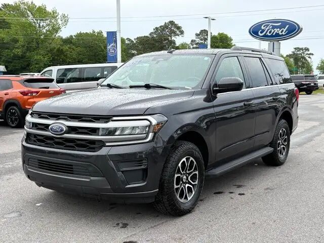 2024 Ford Expedition XLT — photo 1 of 11