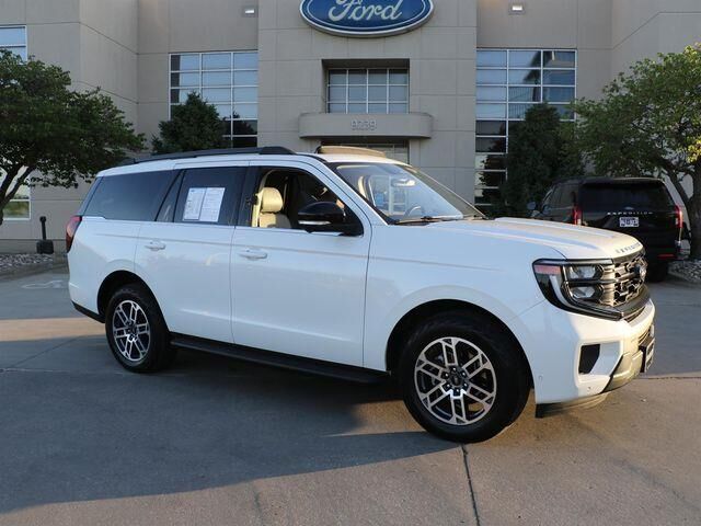 2025 Ford Expedition Active — photo 1 of 13