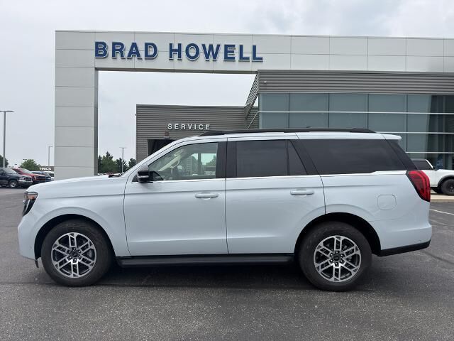 2025 Ford Expedition Active — photo 1 of 9