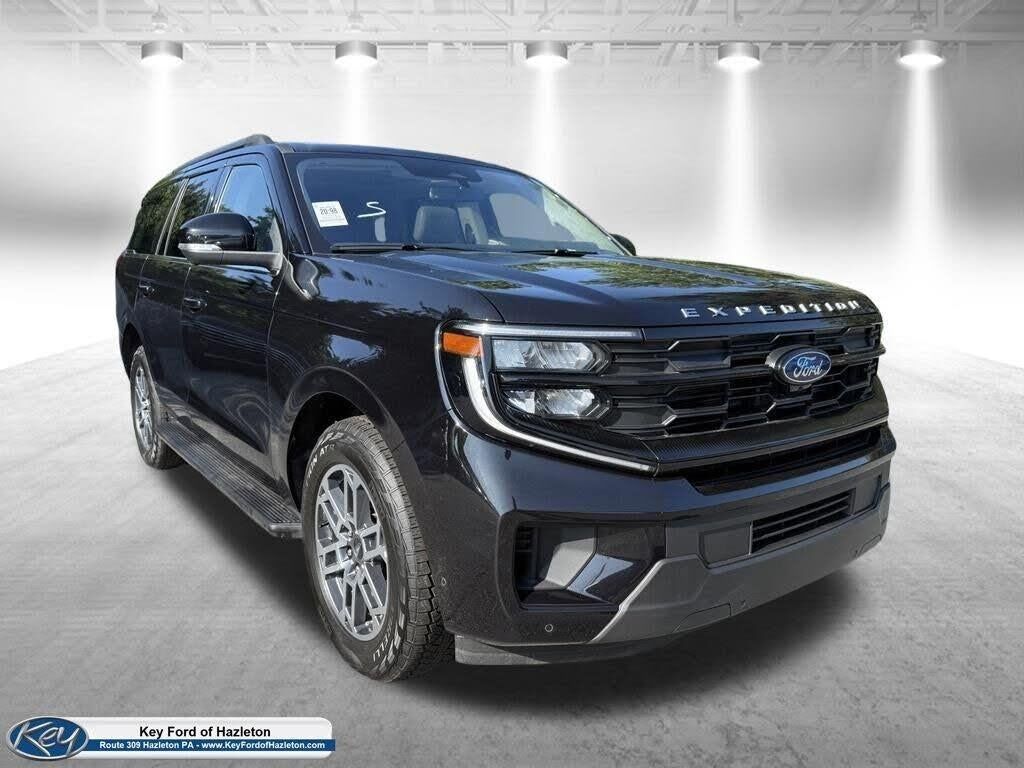 2025 Ford Expedition Active — photo 1 of 2