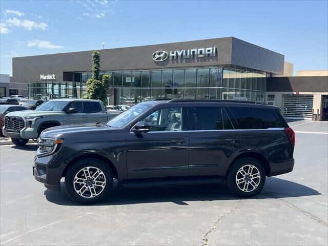 2025 Ford Expedition Active — photo 1 of 26