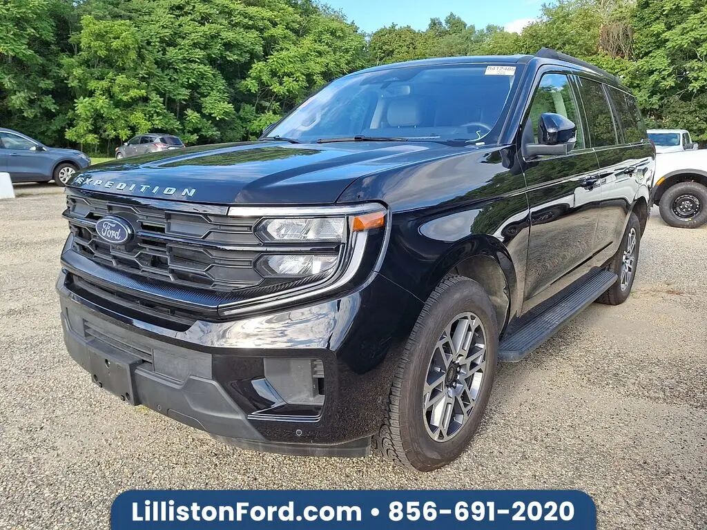 2025 Ford Expedition Active — photo 1 of 13