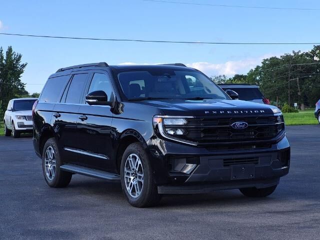 2025 Ford Expedition Active — photo 1 of 24