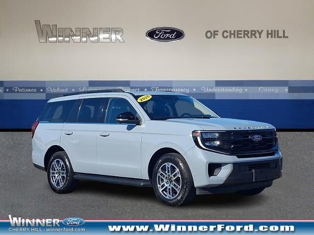 2025 Ford Expedition Active — photo 1 of 26