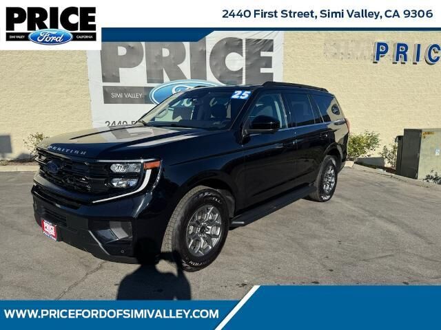 2025 Ford Expedition Active — photo 1 of 13