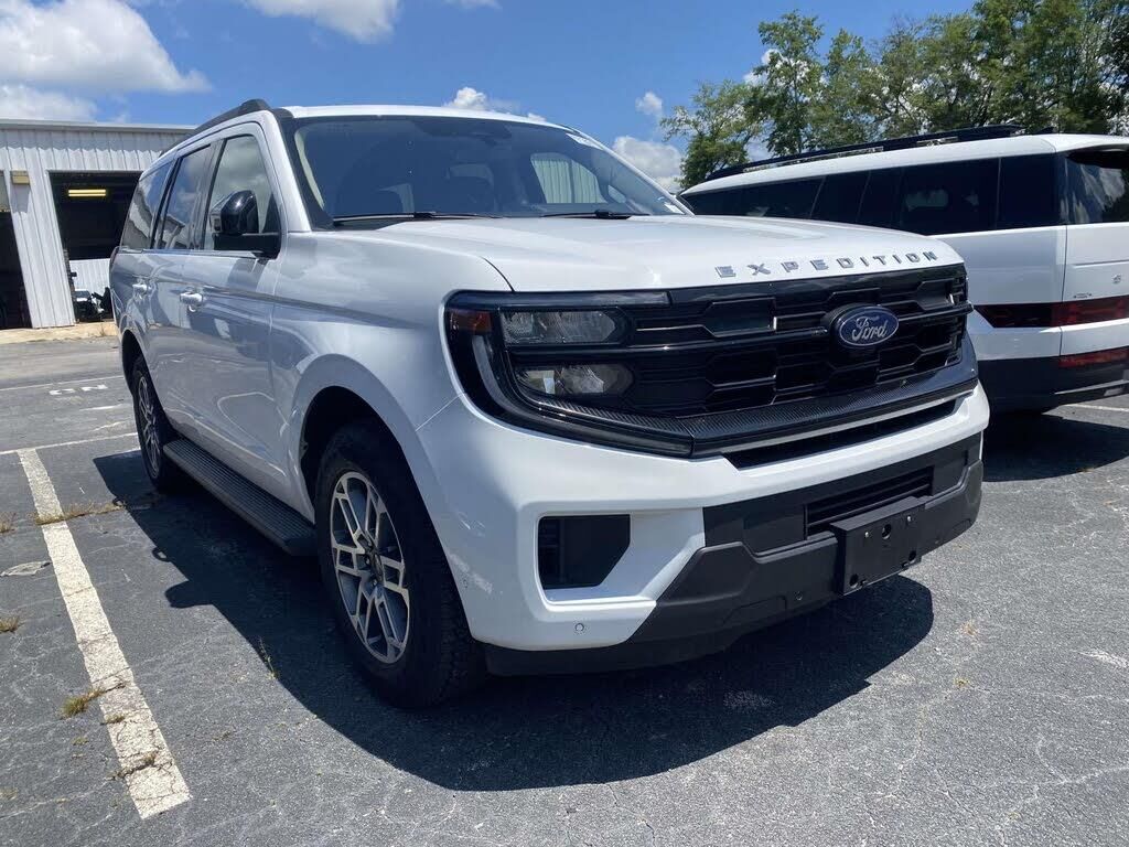 2025 Ford Expedition Active — photo 1 of 2