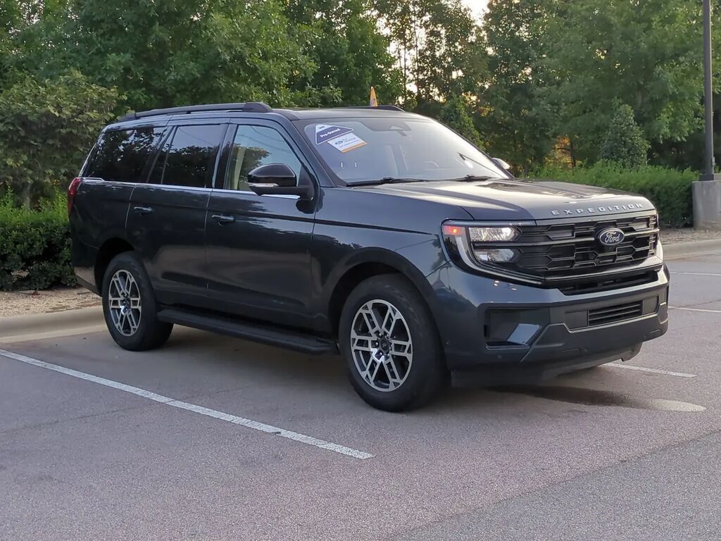 2025 Ford Expedition Active — photo 1 of 13