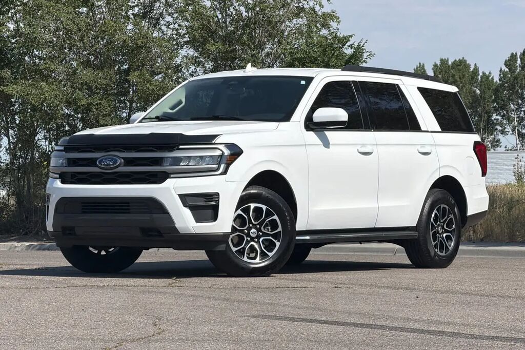 2023 Ford Expedition XLT — photo 1 of 13