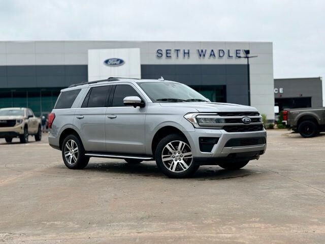 2023 Ford Expedition XLT — photo 1 of 8