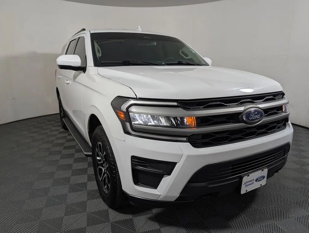2023 Ford Expedition XLT — photo 1 of 13