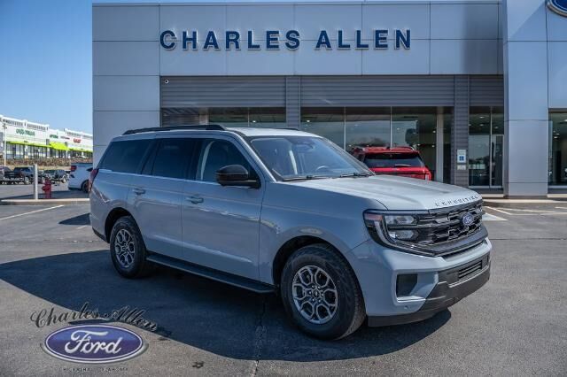 2025 Ford Expedition Active — photo 1 of 13