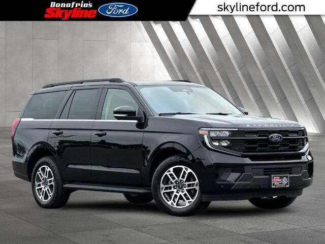 2025 Ford Expedition Active — photo 1 of 8