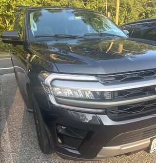 2023 Ford Expedition XLT — photo 1 of 14