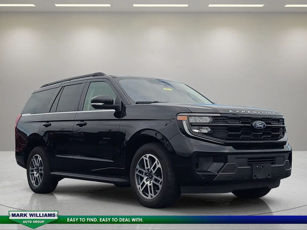 2025 Ford Expedition Active — photo 1 of 13