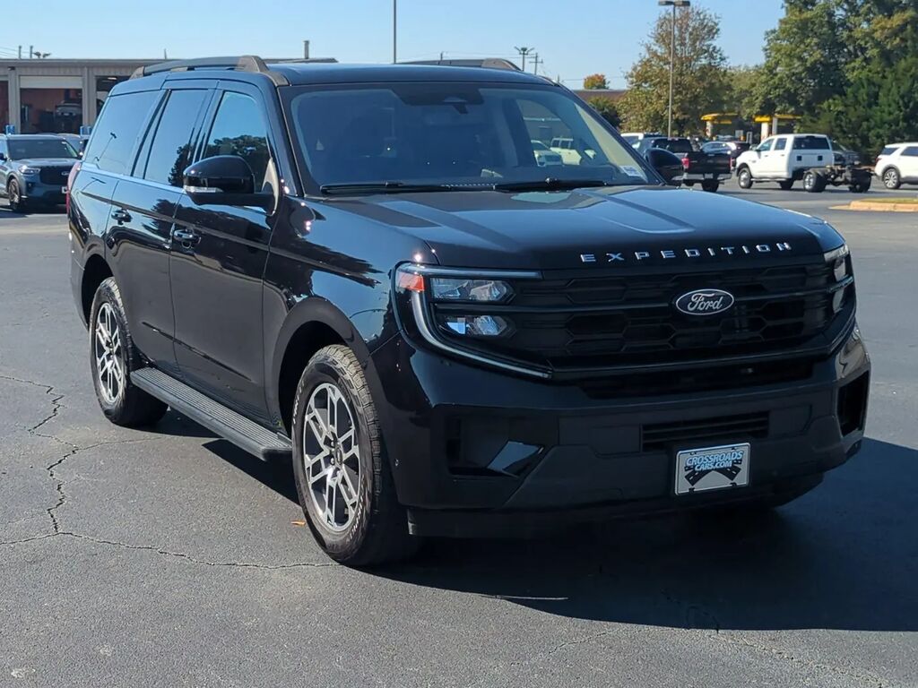 2025 Ford Expedition Active — photo 1 of 13