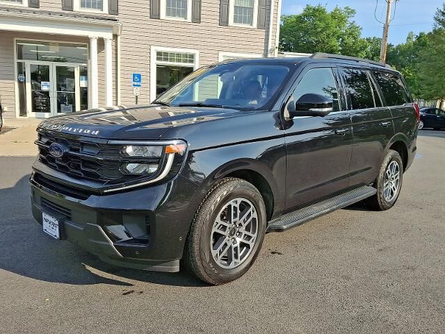 2025 Ford Expedition Active — photo 1 of 13