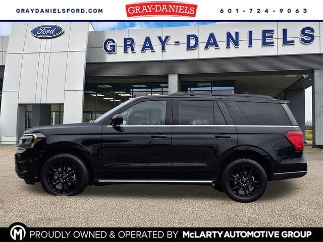 2023 Ford Expedition XLT — photo 1 of 18