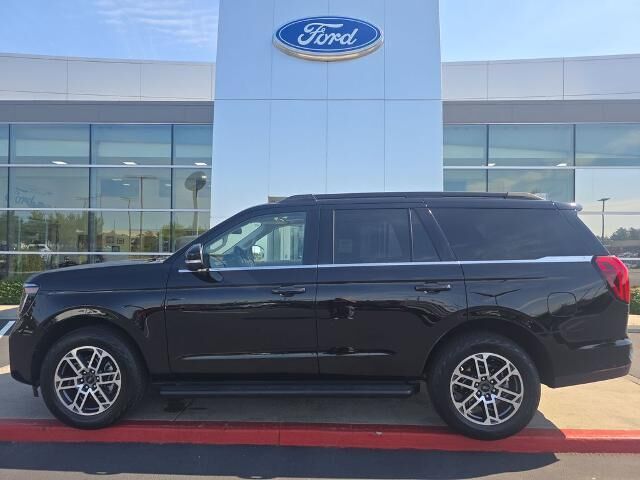 2025 Ford Expedition Active — photo 1 of 26