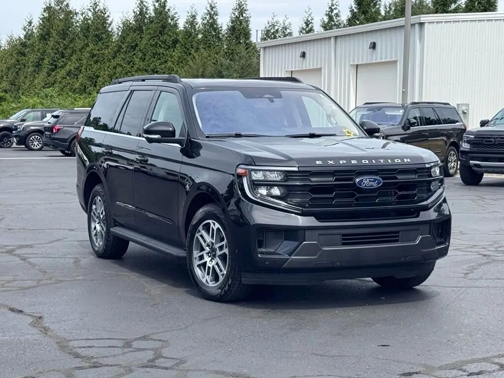 2025 Ford Expedition Active — photo 1 of 21