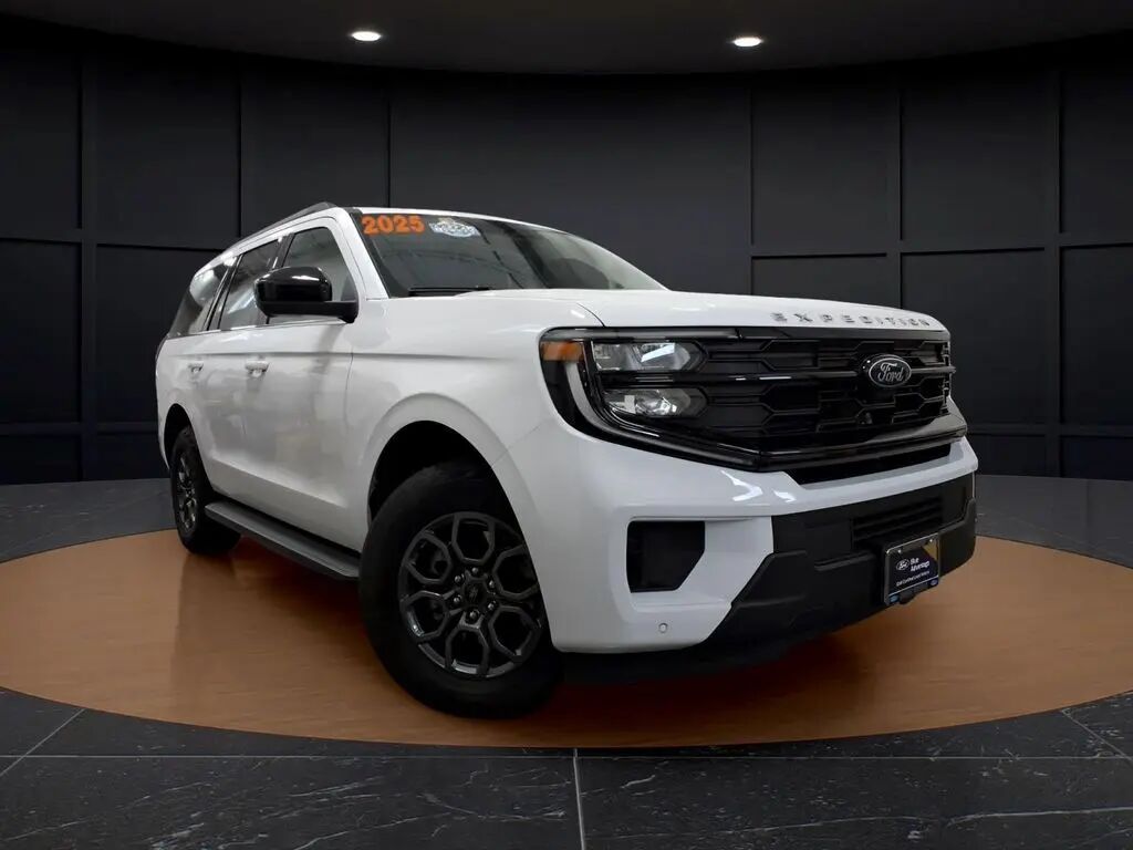 2025 Ford Expedition Active — photo 1 of 36