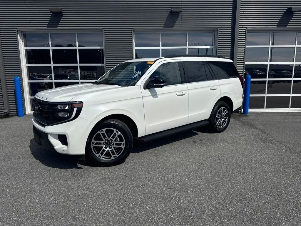 2025 Ford Expedition Active — photo 1 of 5