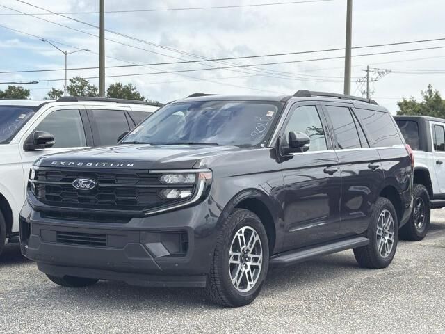 2025 Ford Expedition Active — photo 1 of 2