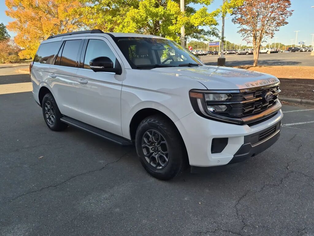 2026 Ford Expedition Active — photo 1 of 13