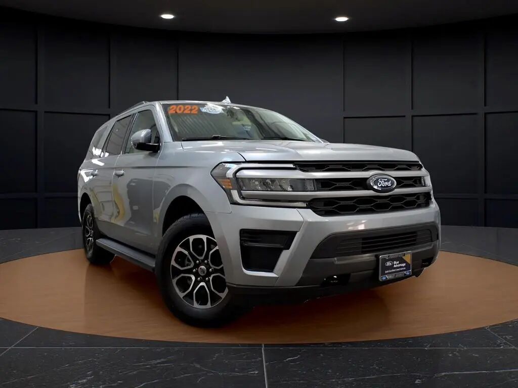 2022 Ford Expedition XLT — photo 1 of 25