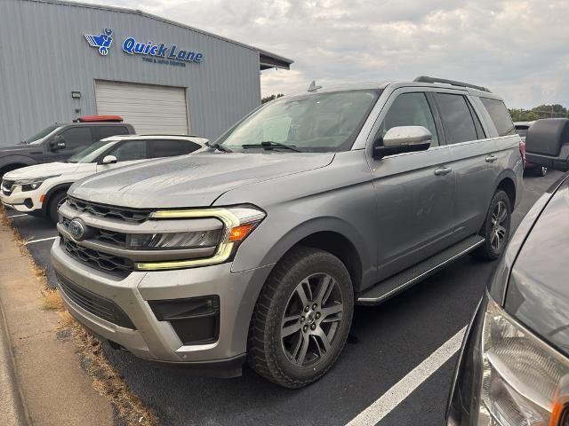 2022 Ford Expedition XLT — photo 1 of 26