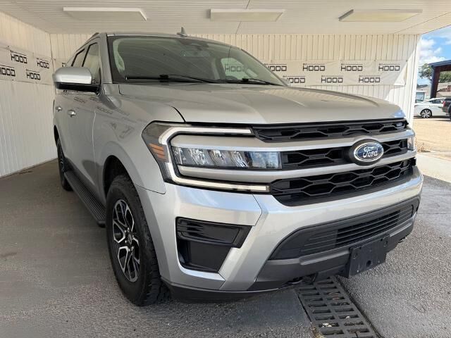 2022 Ford Expedition XLT — photo 1 of 13