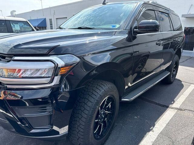 2022 Ford Expedition XLT — photo 1 of 26