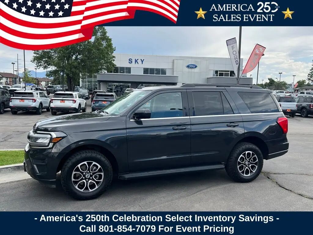 2022 Ford Expedition XLT — photo 1 of 29