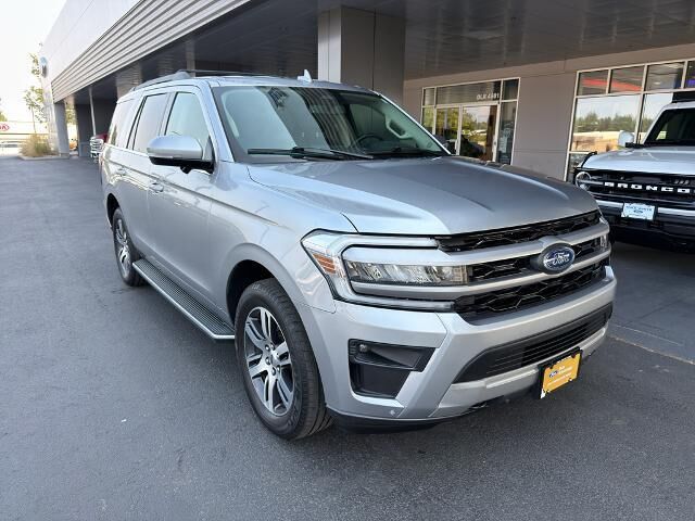 2022 Ford Expedition XLT — photo 1 of 26
