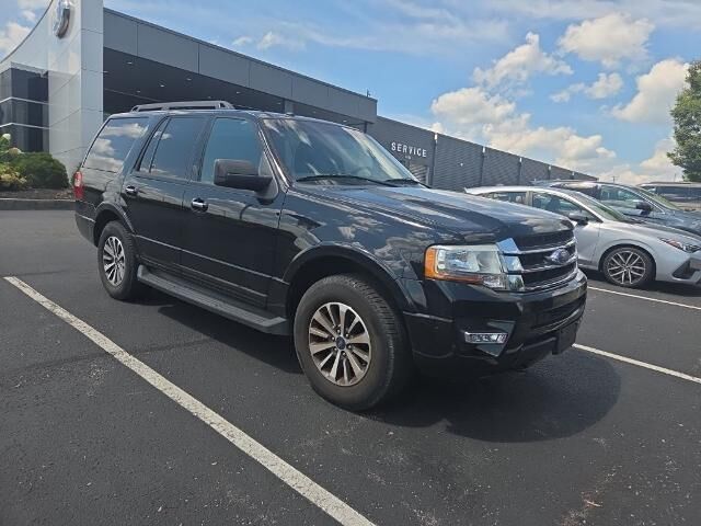2016 Ford Expedition XLT — photo 1 of 11