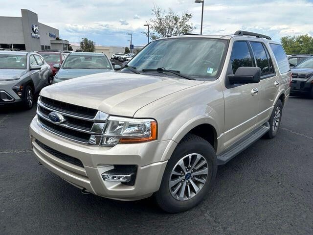 2017 Ford Expedition XLT — photo 1 of 13