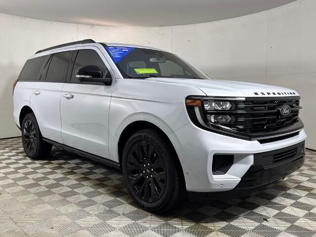 2025 Ford Expedition Platinum — photo 1 of 13