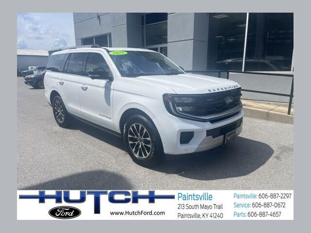 2025 Ford Expedition Platinum — photo 1 of 13