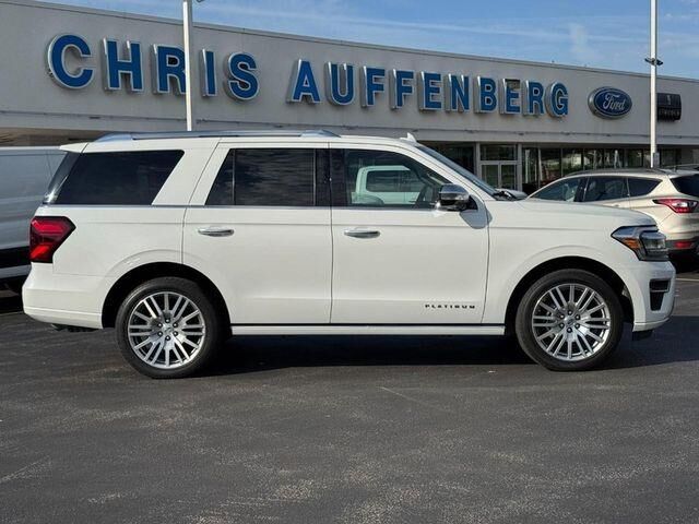 2023 Ford Expedition Platinum — photo 1 of 13