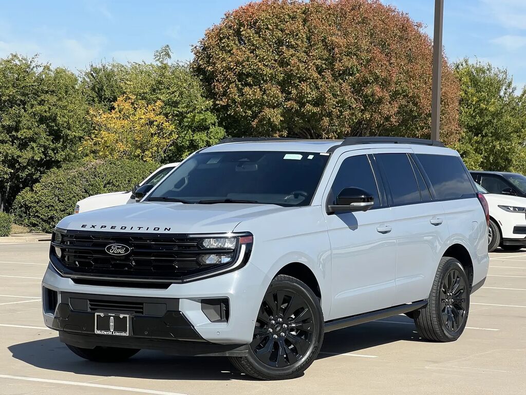 2025 Ford Expedition Platinum — photo 1 of 13
